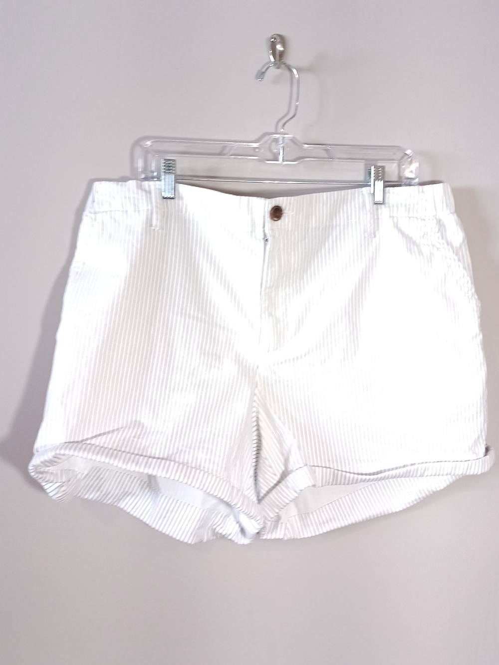 Old Navy White with Blue Pinstripe Casual Shorts Size XL New NWT